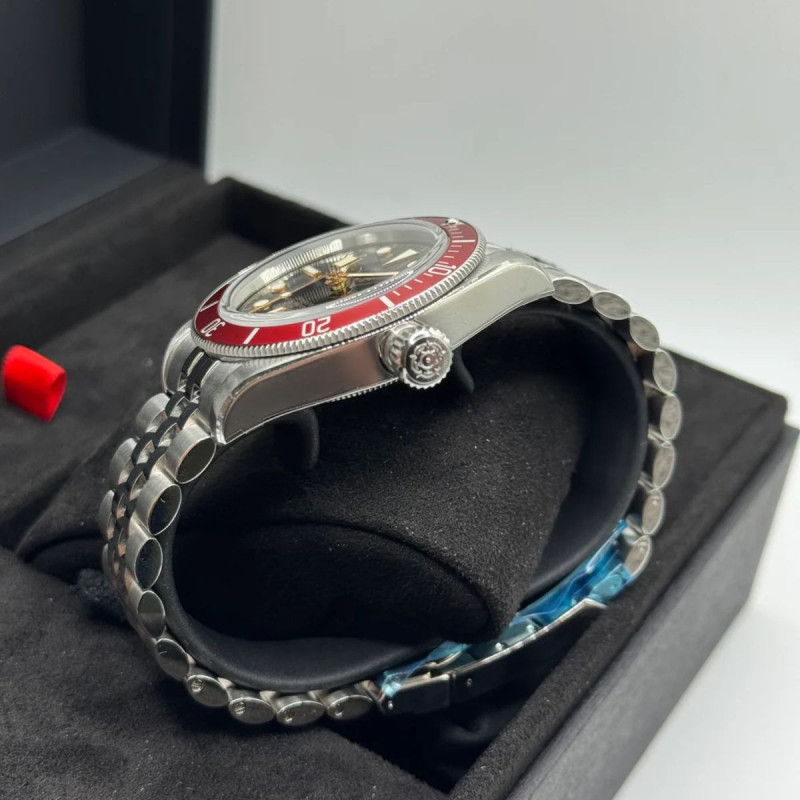 Tudor Black Bay