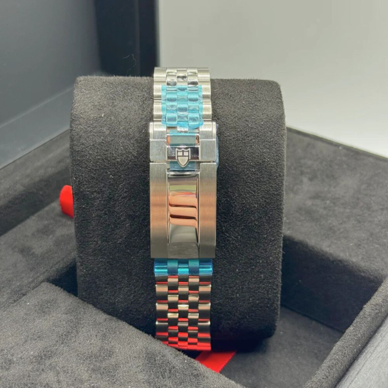 Tudor Black Bay