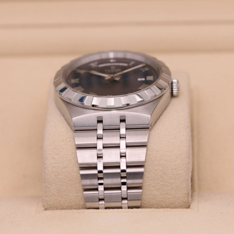 Tudor Royal 41